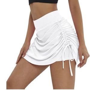 White workout skirt with pockets s/m